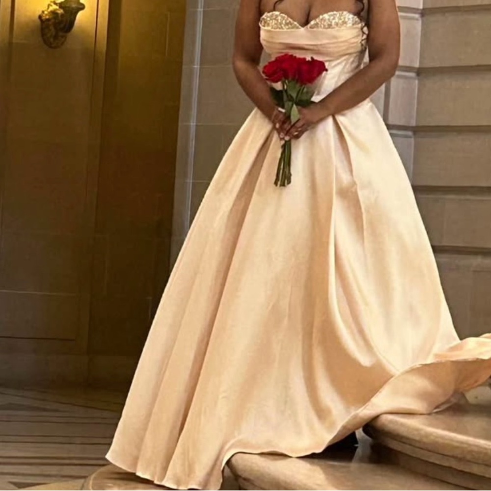 Prom dress or wedding dress size 8 great condition worn once